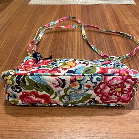 Vera Bradley Small Adjustable Strap Purse - Picture 5 of 10